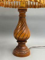 Deux lampes en bois avec abat jour. (photo 2)