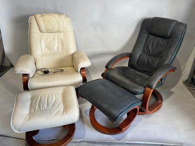 deux fauteuils inclinables placés l'un à côté de l'autre