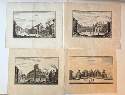 Quatre gravures représentant des bâtiments anciens sont accrochées au mur.