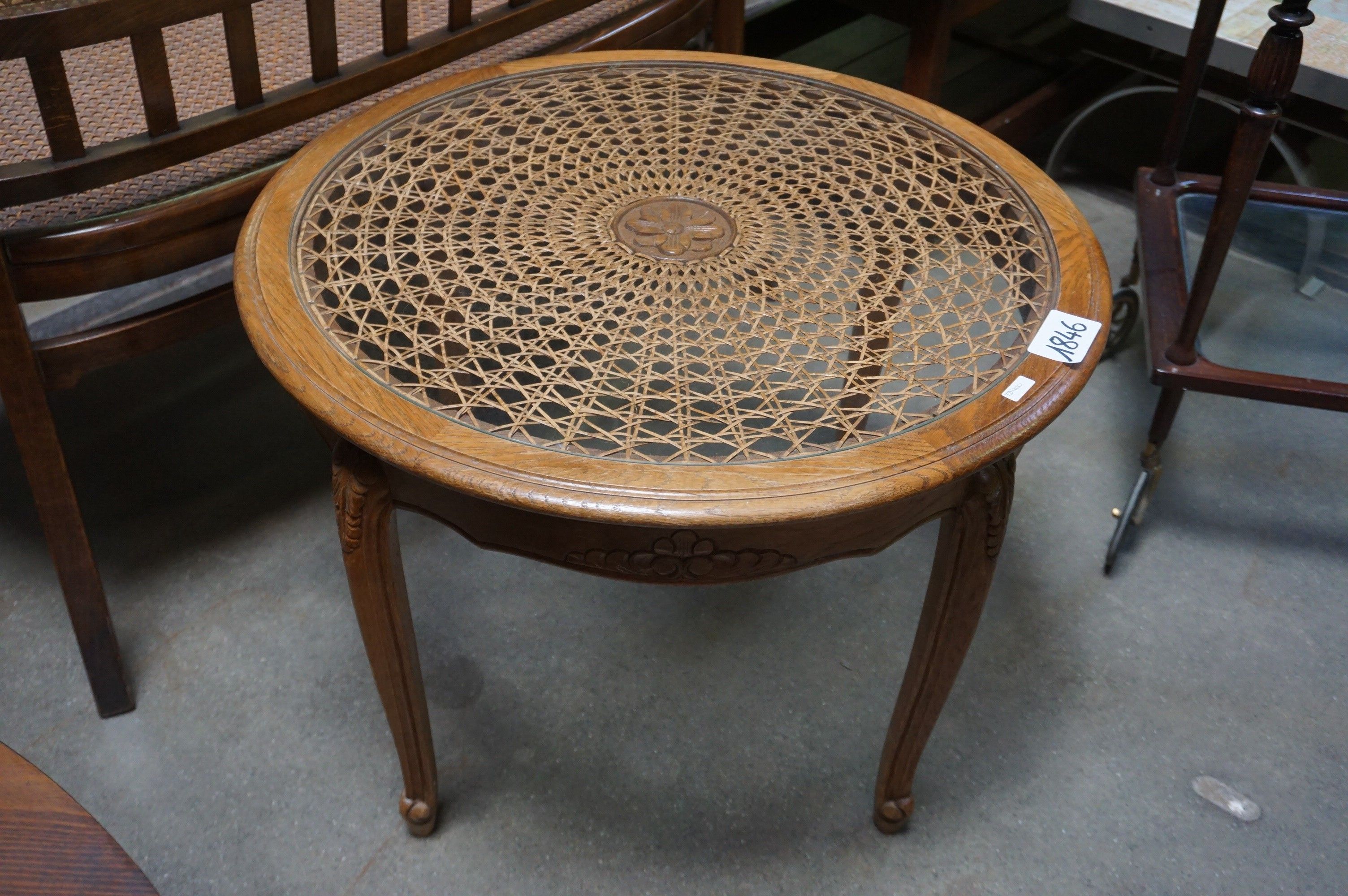 table basse ronde de style Louis XV - diamètre : 70 cm