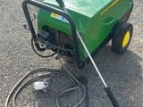 une machine verte posée sur le sol