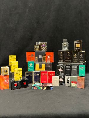 beaucoup de cigarettes différentes sur la table