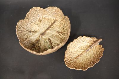 2 coupes en céramique émaillées représentant une feuille de …