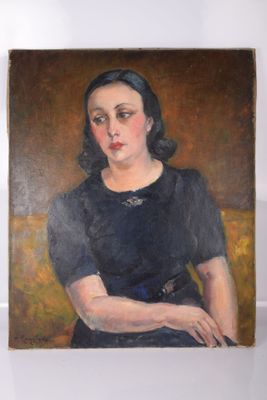 tableau représentant une femme en robe noire assise sur un canapé jaune