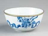 chinese blue and white bowl with a dragon design