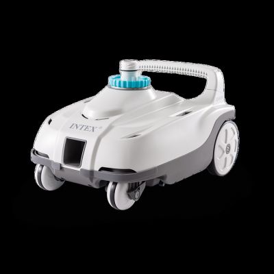 un gros plan d'un robot nettoyeur de piscine sur fond noir