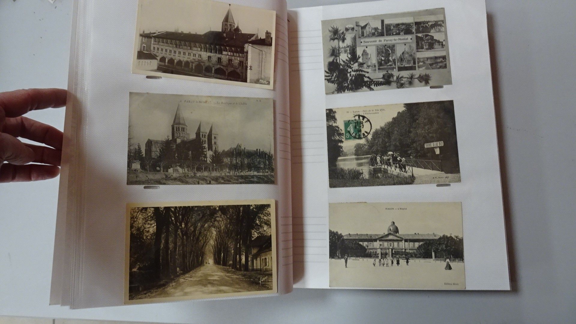 Classeur de 285 cartes postales anciennes : Saône et Loire (…