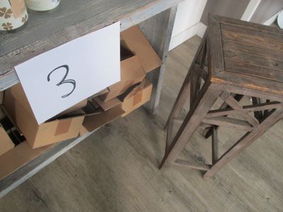 lot de présentoirs pots fleurs + console présentation nue + 8 tables o - Photo 1