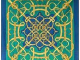 foulard en soie bleu et or orné d'un motif de nœud celtique