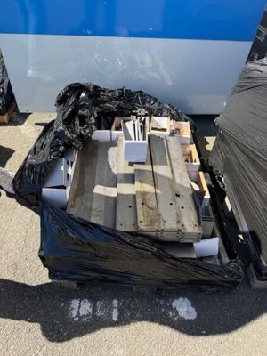 1 stock de pièces détachées pour machines