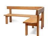 un banc en bois et une table sur fond blanc