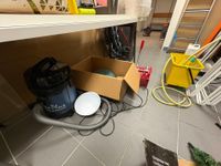 aspirateur aqua plus + Seau + balai + petit matériel de nett…