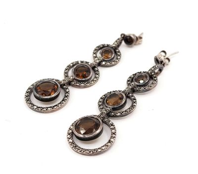 PAIRE DE PENDANTS d'oreilles en argent 925‰ ornée trois tanz…