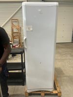 Frigo Indesit, dimensions 60x60x174 cm, non testé, en l'état