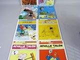 beaucoup de bandes dessinées sur la table