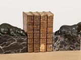 deux serre-livres sur lesquels figurent un ours et un chien