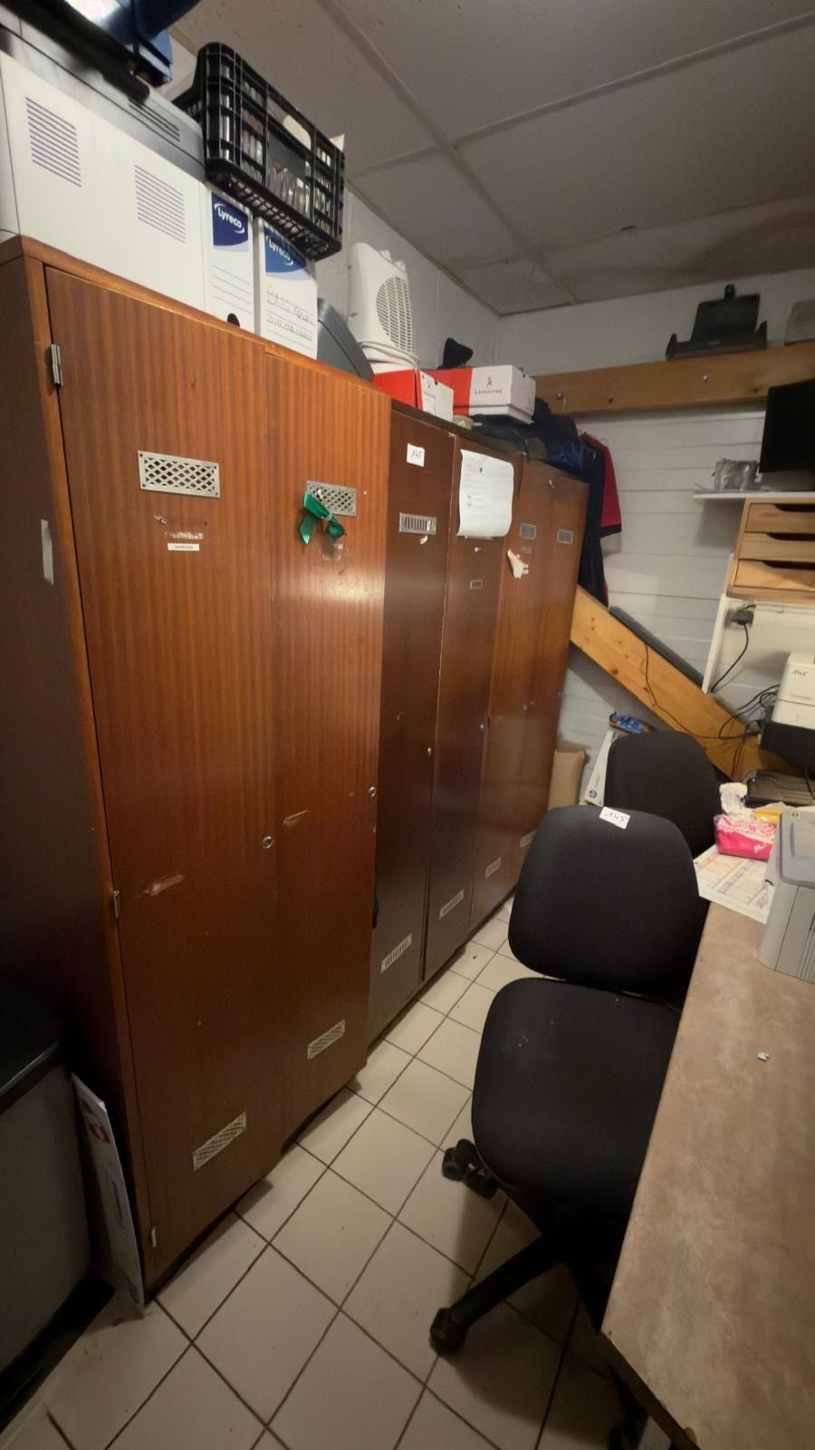 Vestiaire en bois à 6 portes