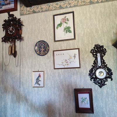 Décoration murale dans l'escalier
