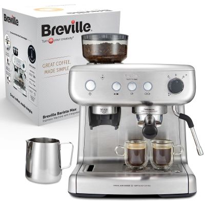 une machine à café Brevillel avec deux tasses de café devant une boîte