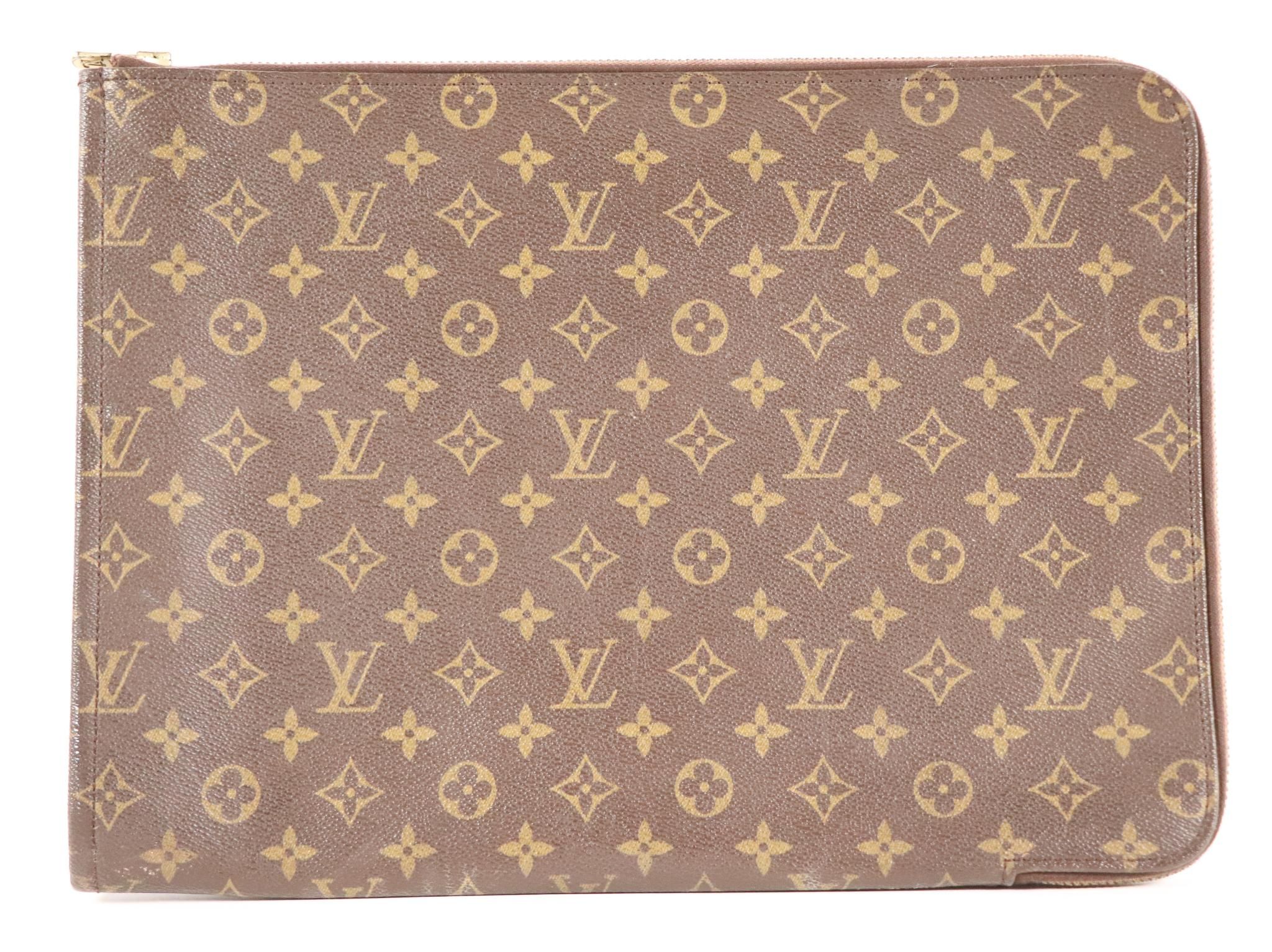 LOUIS VUITTON Porte-documents monogrammé en toile enduite