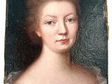 portrait d'une femme en robe bleue