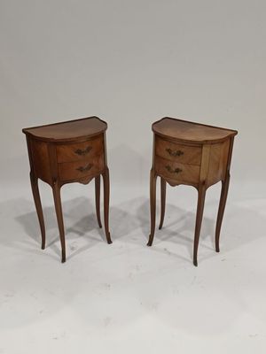 paire de tables de chevet de style français