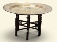 Table à thé basse et pliante en bois exotique ajouré reposan…