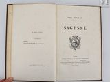 un livre ouvert dont le titre, « sagessee », est écrit en français