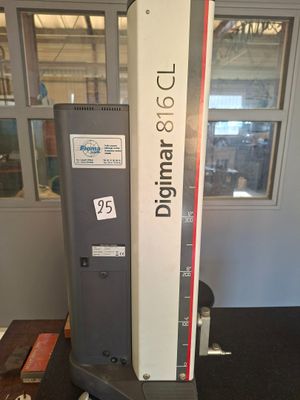 l'image d'une machine posée sur une table