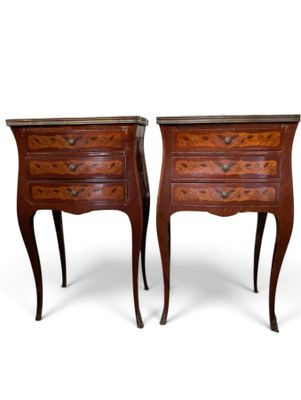 paire de tables de chevet de style Louis XV