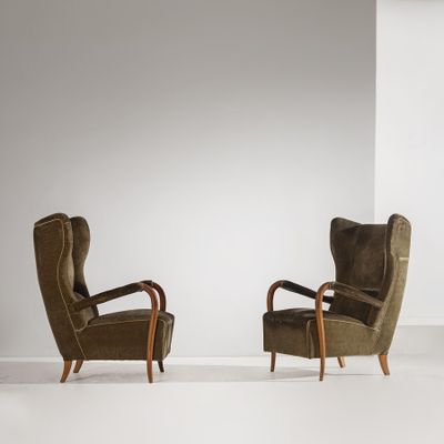 paire de fauteuils de style « person »