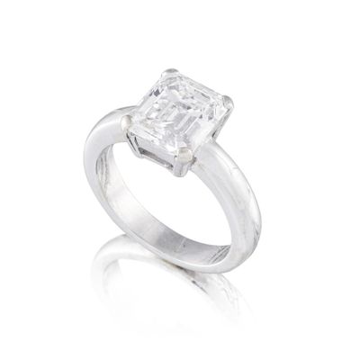 une bague en diamant à une seule pierre, par van cleef