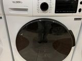 une machine à laver et un sèche-linge superposés