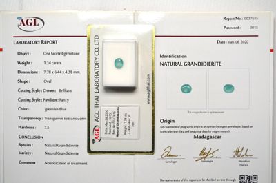 a certificate with a picture of a diamond on it