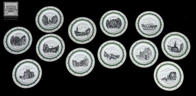 ARMENTIERES - Suite de 12 ASSIETTES décoratives en porcelain…