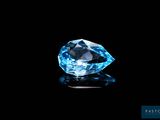 un diamant bleu sur fond noir