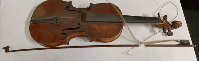 Violon sans étiquette et archet (en l’état)