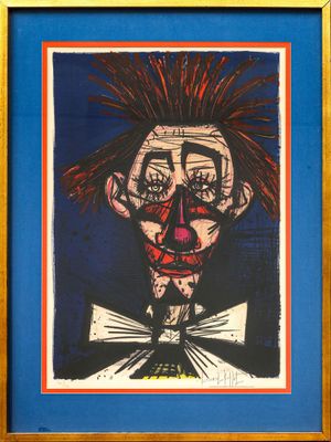 tableau représentant un homme coiffé d'une crête iroquoise, dans un cadre bleu