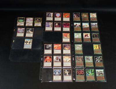 certaines cartes sont posées sur la table