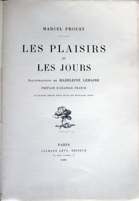 un vieux livre avec une image en noir et blanc représentant une rose