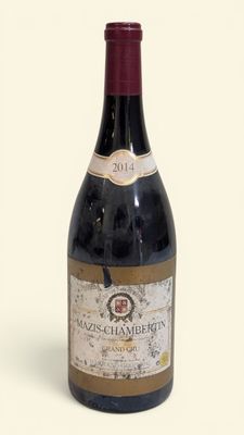 une bouteille de vin posée sur une table