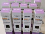 six boîtes de crèmes anti-âge Phytma posées sur une table