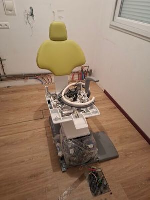 1 fauteuil de dentiste démonté- ANCAR SD 300