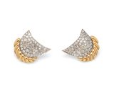 une paire de boucles d'oreilles en diamant et or