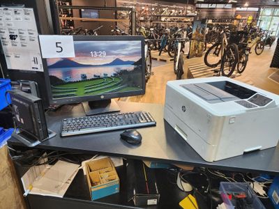 Configuration informatique comprenant :