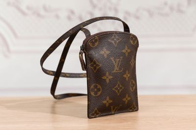 louis vuitton cross body bag