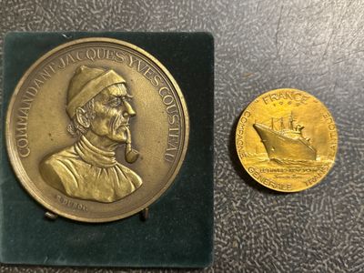 2 médailles thème marin