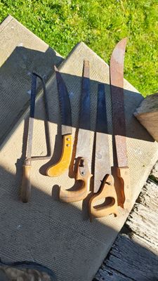 Lot de scies et divers LOT A RETIRER SUR RENDEZ-VOUS SUR LA …