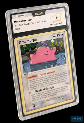 un gros plan d'une carte Pokémon sur laquelle figure un objet rose