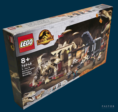 une boîte de Lego sur laquelle figure l'image d'un dinosaure